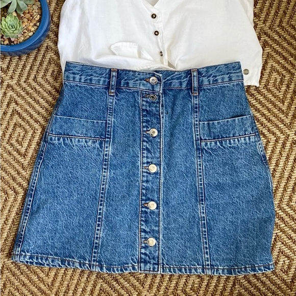 🐞Big button denim mini skirt a line with front pockets - Picture 2 of 8